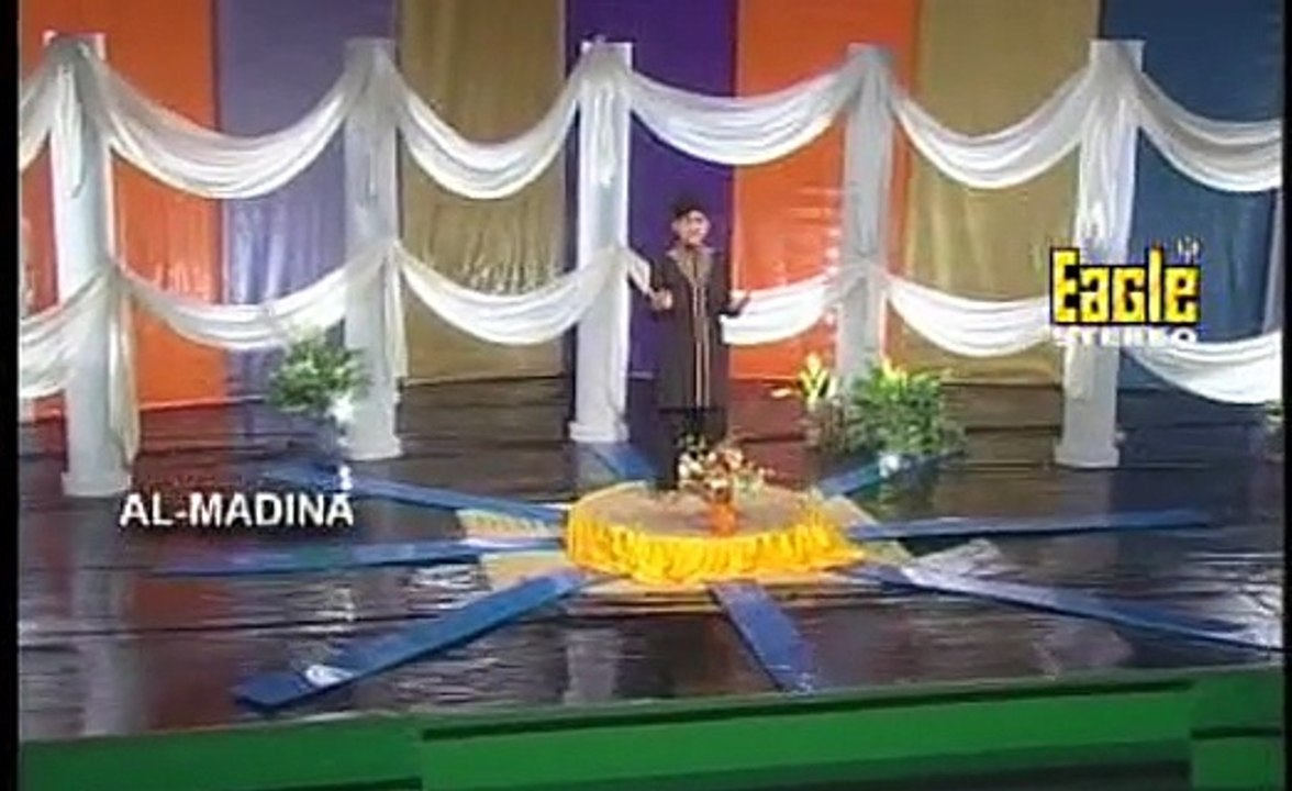 FARHAN ALI QADRI (NABI KI NAAT KI MEHFIL SAJANA HUM NA CHHORENGE - FULL HD )