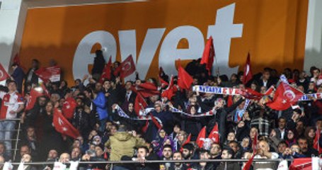 AK Parti 5 Milyon "Evet" Gazetesi Dağıttı, Wi-Fi Şifresinde Bile Mesaj Var