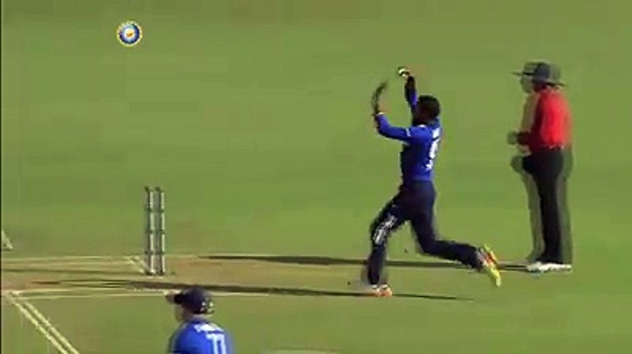 YOUVRAJ HIT 2 SIXES TO ADIL RASHIED