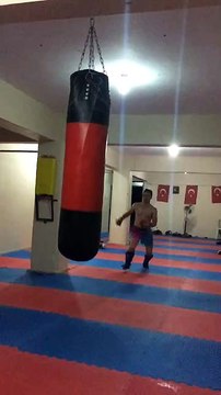 Emin Özkul Kickboks Uçan Tekme