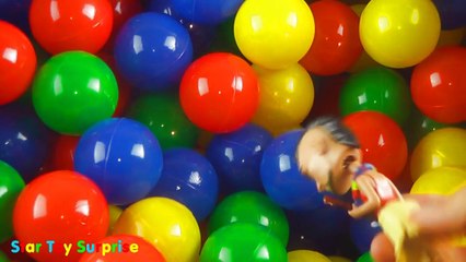 DISNEY PRINCESS SURPRISE EGGS BATH BALL TOYS Lightning McQueen Finding Dory Thomas and Fri