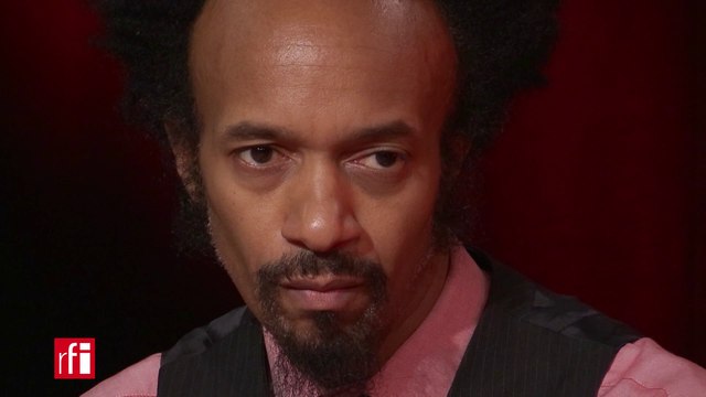Fantastic Negrito au micro de Laurence Aloir dans Musiques du Monde sur @RFI