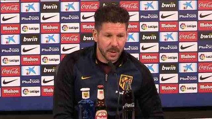 Simeone: "Es una suerte poder elegir entre Oblak y Moyá"