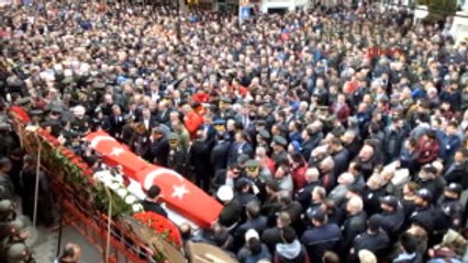 Balıkesir Cenaze Törenine 10 Bin Kişi Katıldı