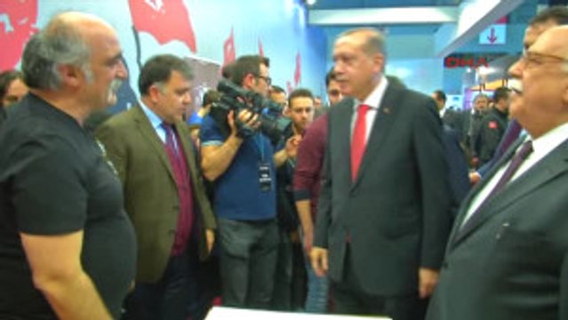 Erdoğan, Kitap Fuarını Gezdi