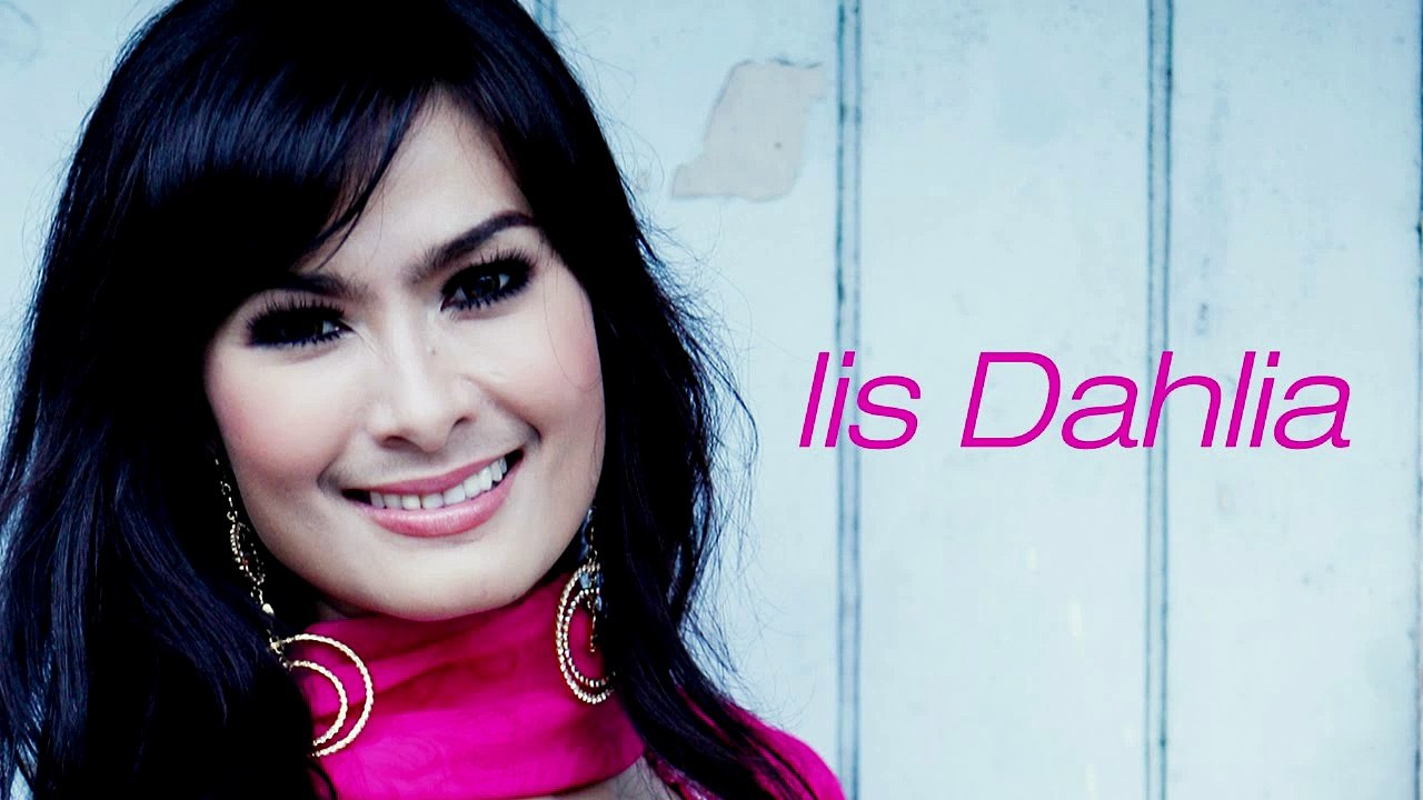 Iis Dahlia Cinta Segi Tiga