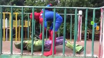 Spiderman vs Superman DEATH BATTLE- In Real Life - kids Superhero Fight!