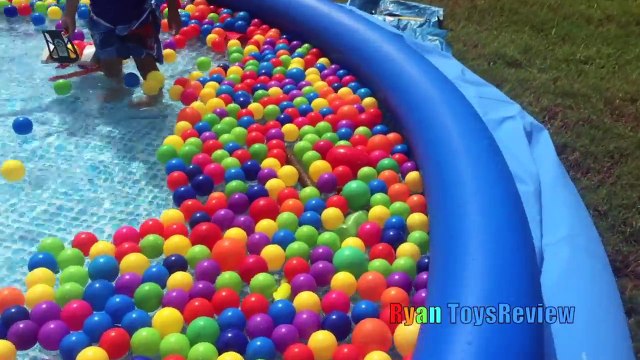 HUGE EGGS HUNT SURPRISE TOYS CHALLENGE Giant Ball Pit Eggs Bubbles Chocolate Egg Disney Ca