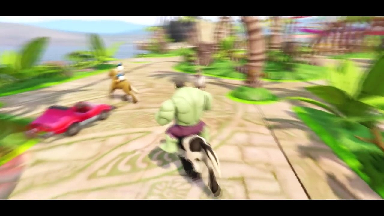 Incredible Hulk and Donald Duck Race with Elephants and Disney Cars, McQueen Pixar Cars on Nursery R