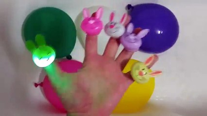 下载视频: 5 Giant wet Balloons Colors SpiderGirl - Learn Colours Balloon Finger Family Nursery Compi