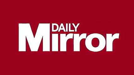 بالفيديو.. على الرغم من إقالته.. مدرب ليستر سيتي يلبى طلب إحدى السيدات