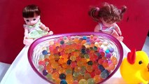 Jeni & Aiko Mell Chan Learning Colour Fun Orbeez Bathtime Baby Doll Bath Time & Learn Colo