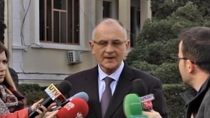 Descargar video: Report TV - Vettingu, Rama: E vonuan po s'e penguan, tani të nisë spastrimi