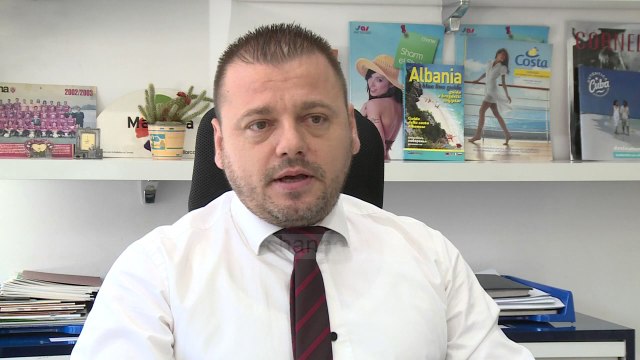 Jashtë vendit për festa - Top Channel Albania - News - Lajme