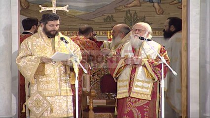 Report TV - Besimtarët kremtojnë sot lindjen e Krishtit!