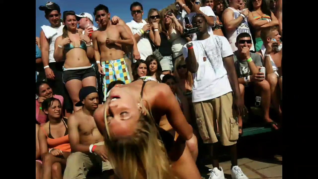 dance in crowd