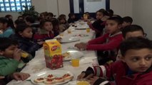 Report TV - Lezhë, nxënësit e shkollës së kuzhinës drekë fëmijë në nevojë