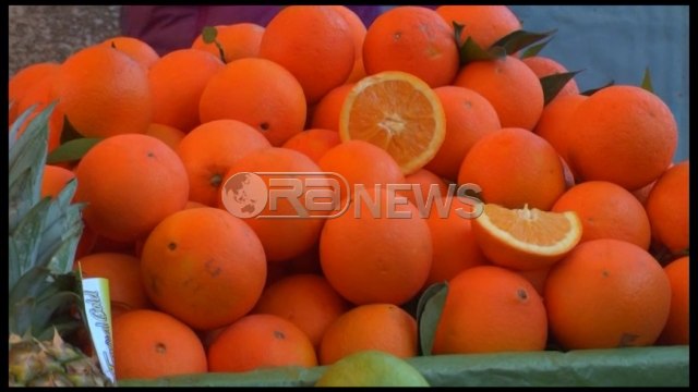 Fier, tregtarët ankohen se nuk ka shitje, çmimet më të ulëta