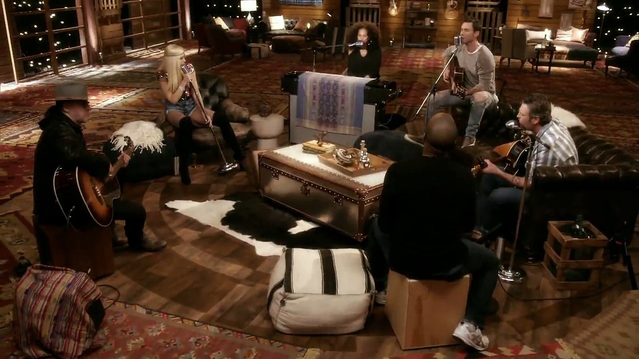 Alicia Keys, Adam Levine, Blake Shelton, and Gwen Stefani_ “Waterfalls - The Voice 2017