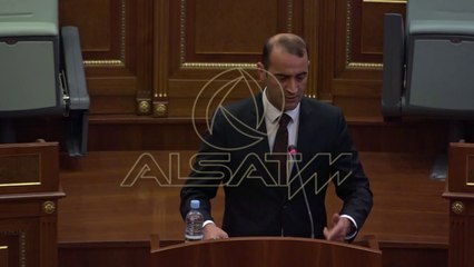 Kosovë, miratohet rezoluta për heqjen e murit në Mitrovicë