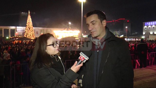 Report TV - Troket Viti i Ri/ 2017-ta vjen në Shqipëri, ndizet kryeqyteti