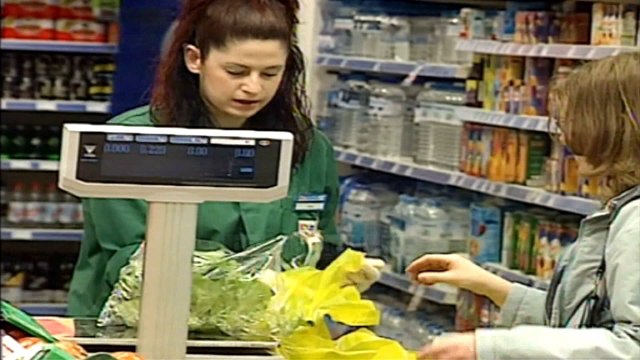 Grekët 'mbyten' nga taksat - Top Channel Albania - News - Lajme