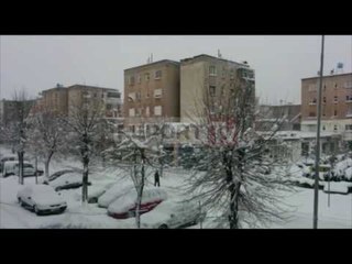 Report TV -  Kukësi pa energji elektrike, trashësia e borës  në 1 metër