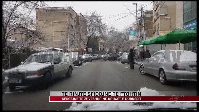 Durrës, të rinjtë sfidojnë të ftohtin - News, Lajme - Vizion Plus