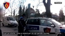 Moti i keq, policia ndihmon të pastrehët - News, Lajme - Vizion Plus