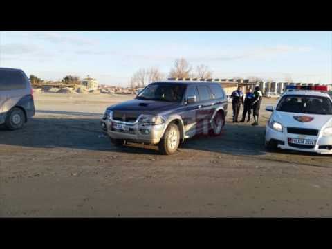 Report TV - Vlorë, gjendet një makinë në det s'dihet nëse ka persona brenda