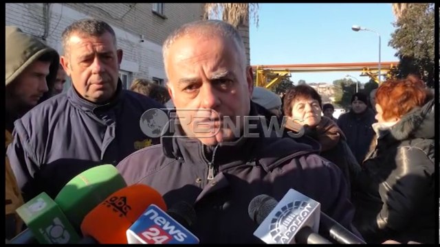 Fier - Punonjësit e rafinerisë së naftës e nisin 2017 me protesta për pagat