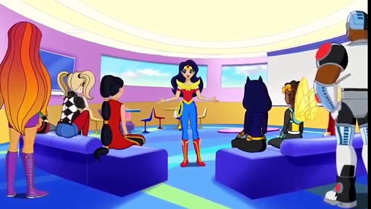 DC super hero girls: hero of the year español