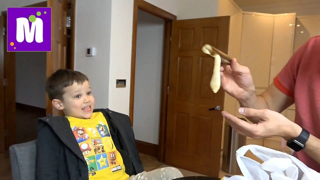 Медуза и слизень для мамы Мальчики против девочек Папа пробует загадочные яйца Китайская еда против новые серии видео