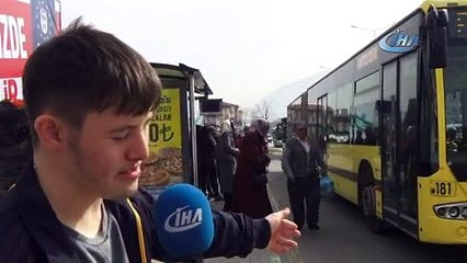 Özel halk otobüsünde engelli çocuk ve babasına hakaret kamerada