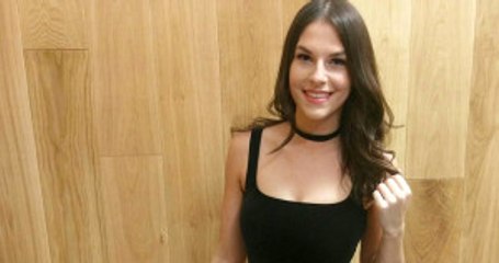 Arsenal TV Sunucusu, Takım Şampiyon Olursa Canlı Yayına Bikiniyle Çıkacak