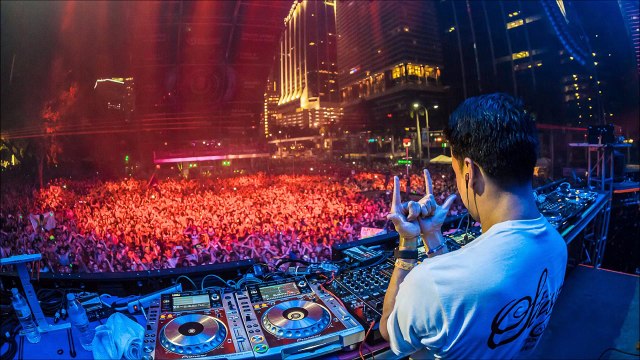 Daft Punk - One More Time (Laidback Luke Be More Time Edit)