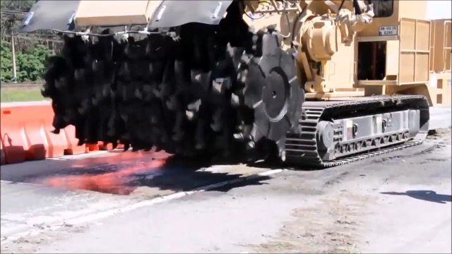 Kanal açma makinesi