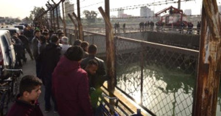 Nehirde Ceset Bulundu, Vatandaşlar İzlemeye Koştu