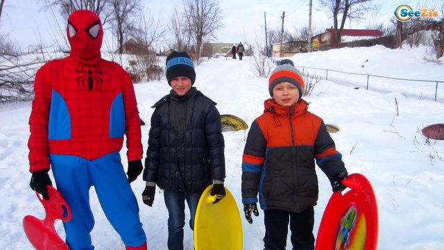 Spiderman vs Bad Baby Outdoor Playground for kids VLOG: ЧЕЛЛЕНДЖ КТО дальше съедет с горки ВЛОГ