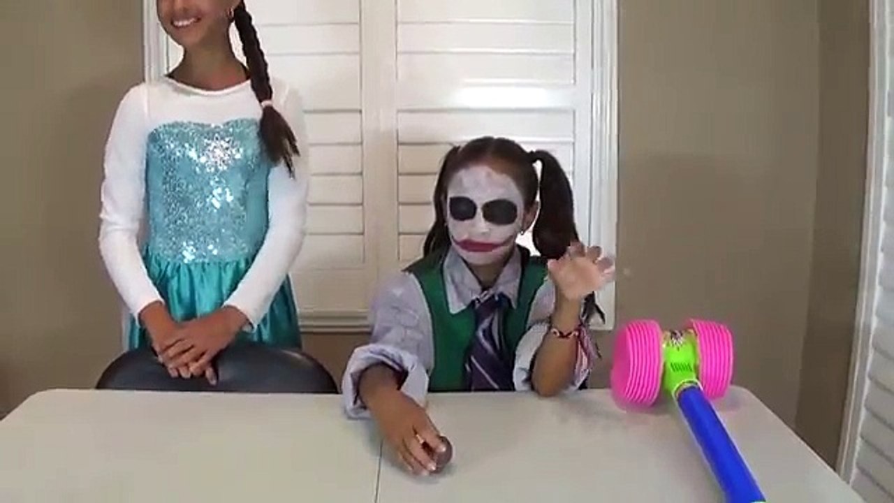 BAD BABY JOKER GIRL vs JOKER GIRL W/ Frozen Elsa TOYS TO SEE FAMILY KIDS VIDEO