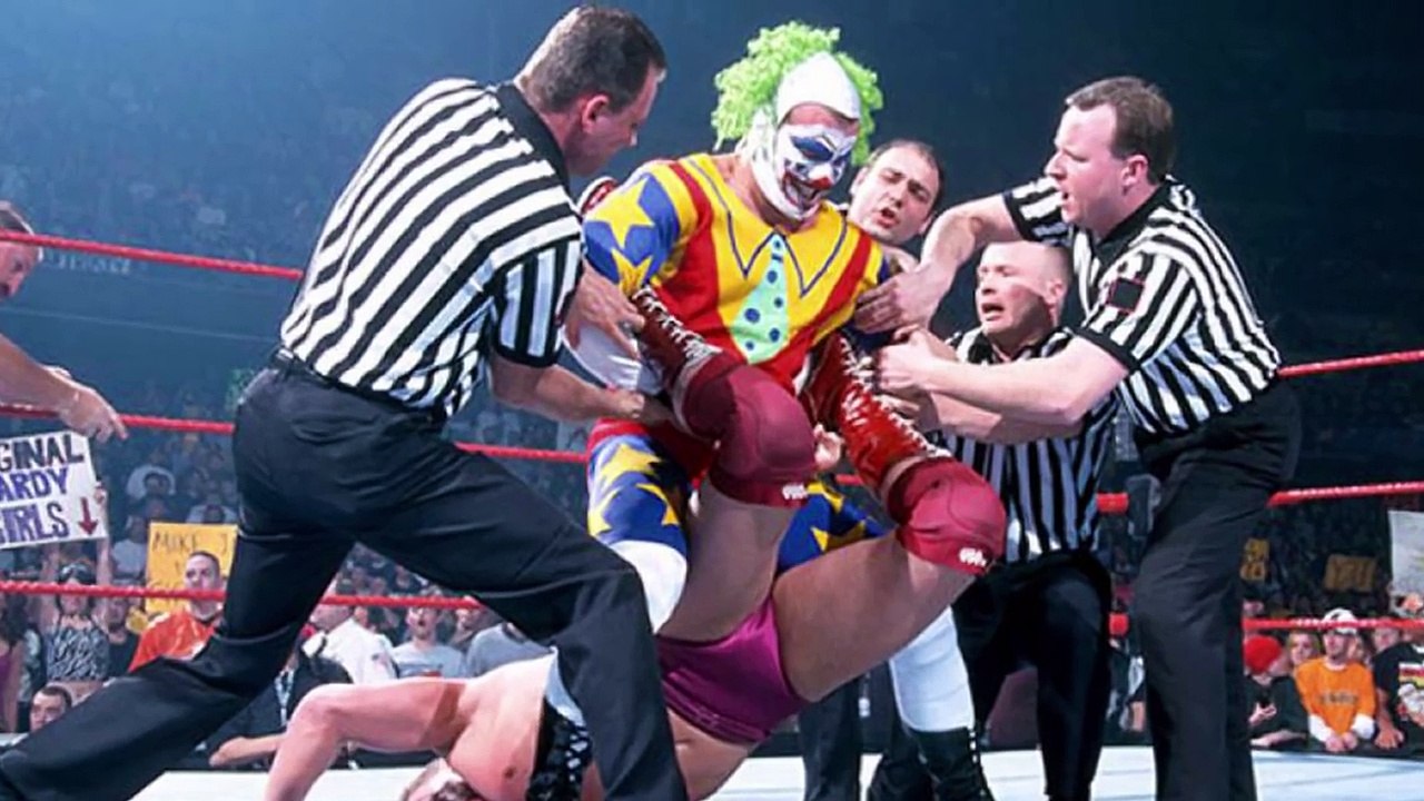 10 Sneakiest WWE Superstar Disguises