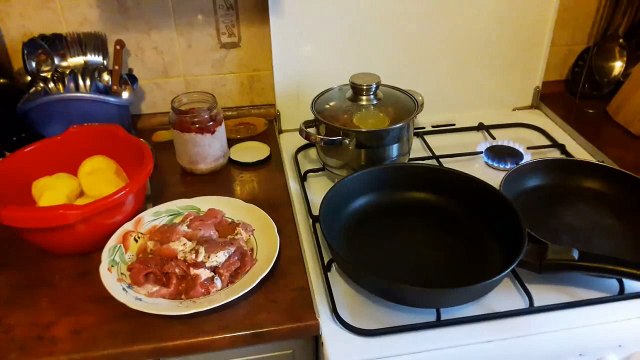 Україна - росія, глибинка, порівняння умов життя