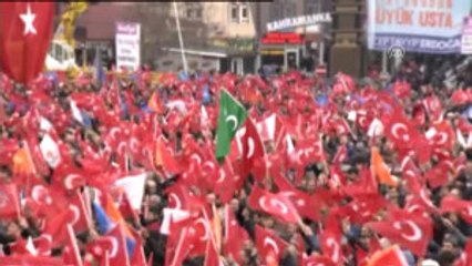 Başbakan Yıldırım: "Darbecilere Karşı Canınız Pahasına Meydanları Dar Ettiniz"