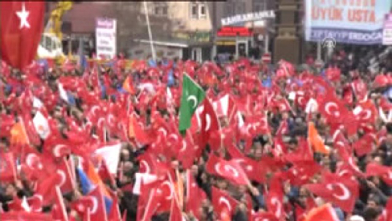 Başbakan Yıldırım: "Darbecilere Karşı Canınız Pahasına Meydanları Dar Ettiniz"