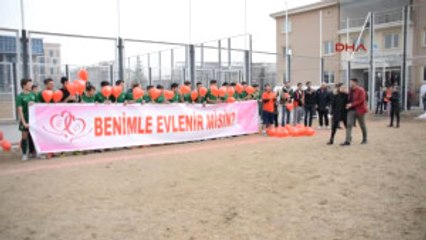 Kayseri Amatör Maç Öncesi Evlilik Teklifi