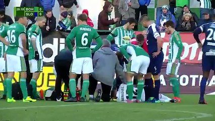 Atacante salva vida de goleiro após choque assustador na República Tcheca