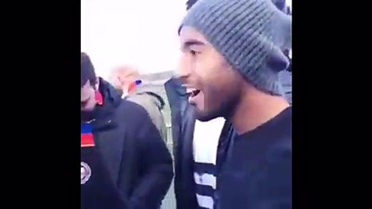 Lucas et Marquinhos chantent et dansent avec les Ultras