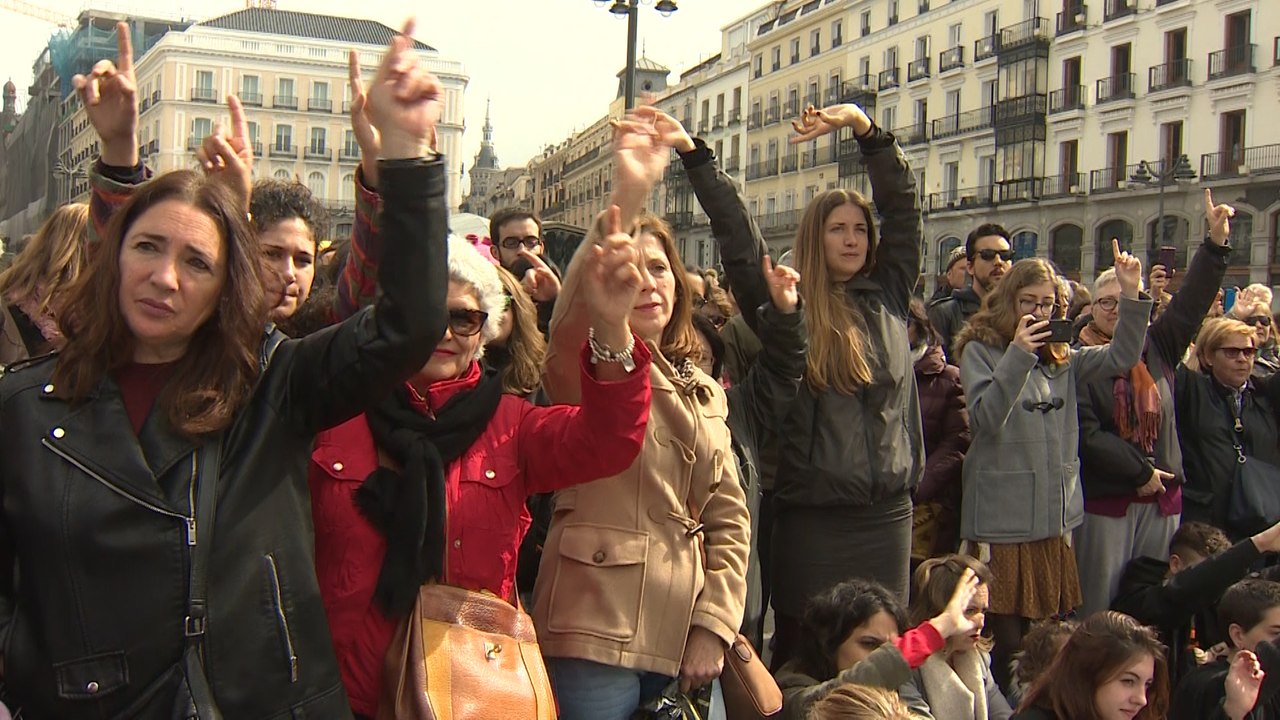 Concentración de artistas en contra la violencia de género