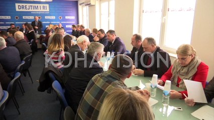 Këshilli Drejtues i AAK-së me vendime të prera për dy çështje në Kosovë
