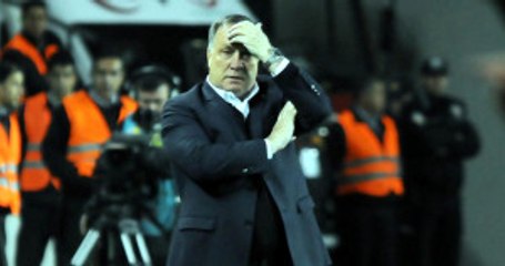 Dick Advocaat: Yaptığım Hamleleri Göremeyenler Maç İzlemeyi Bıraksın